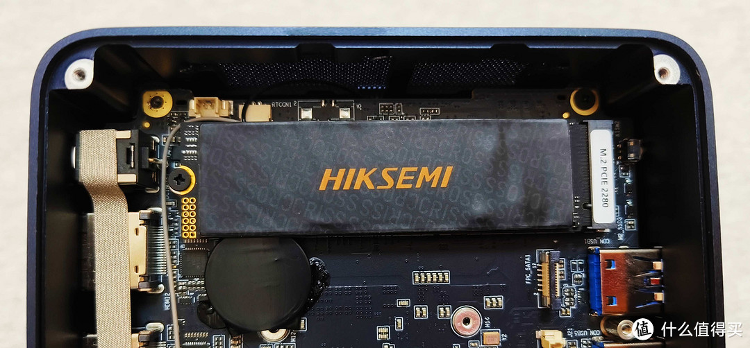 给零刻迷你机准系统换大容量SSD，看看这块海康存储A4000 PCIe 4.0 SSD读写速度如何？