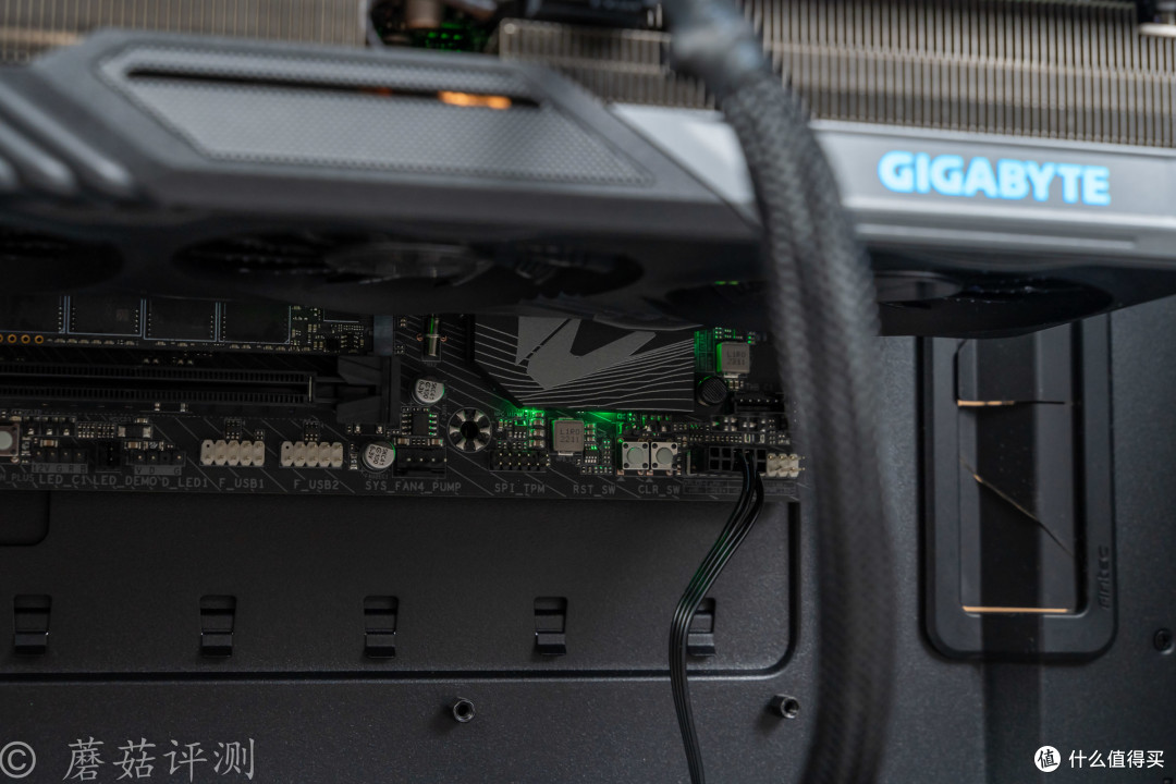 小巧精致,性能优异,技嘉RTX4060 Ti GAMING OC魔鹰甜品显卡 评测