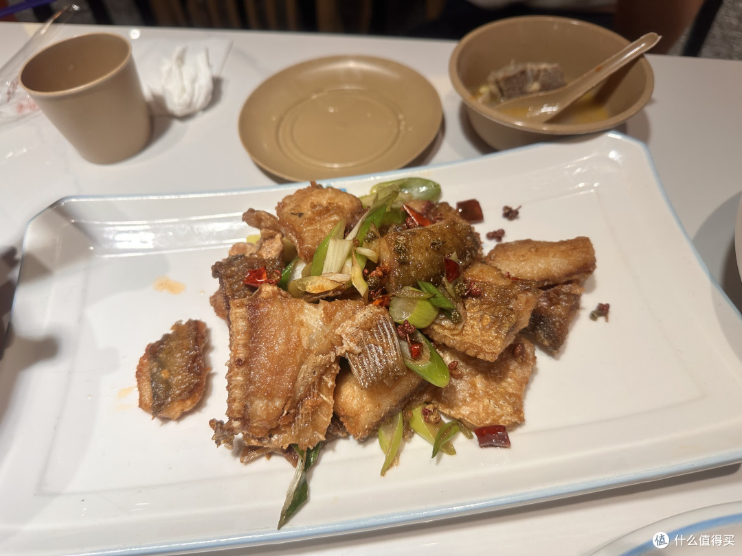 跟朋友打卡餐厅🍴-这份量也太大了吧,怪不得评价这么好。