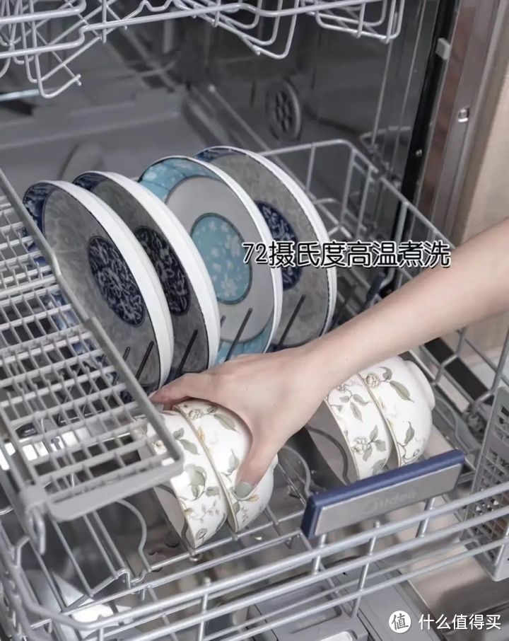 拯救厨房洗碗自由，彻底解放双手，一台美的XH06集成洗碗机轻松搞定！