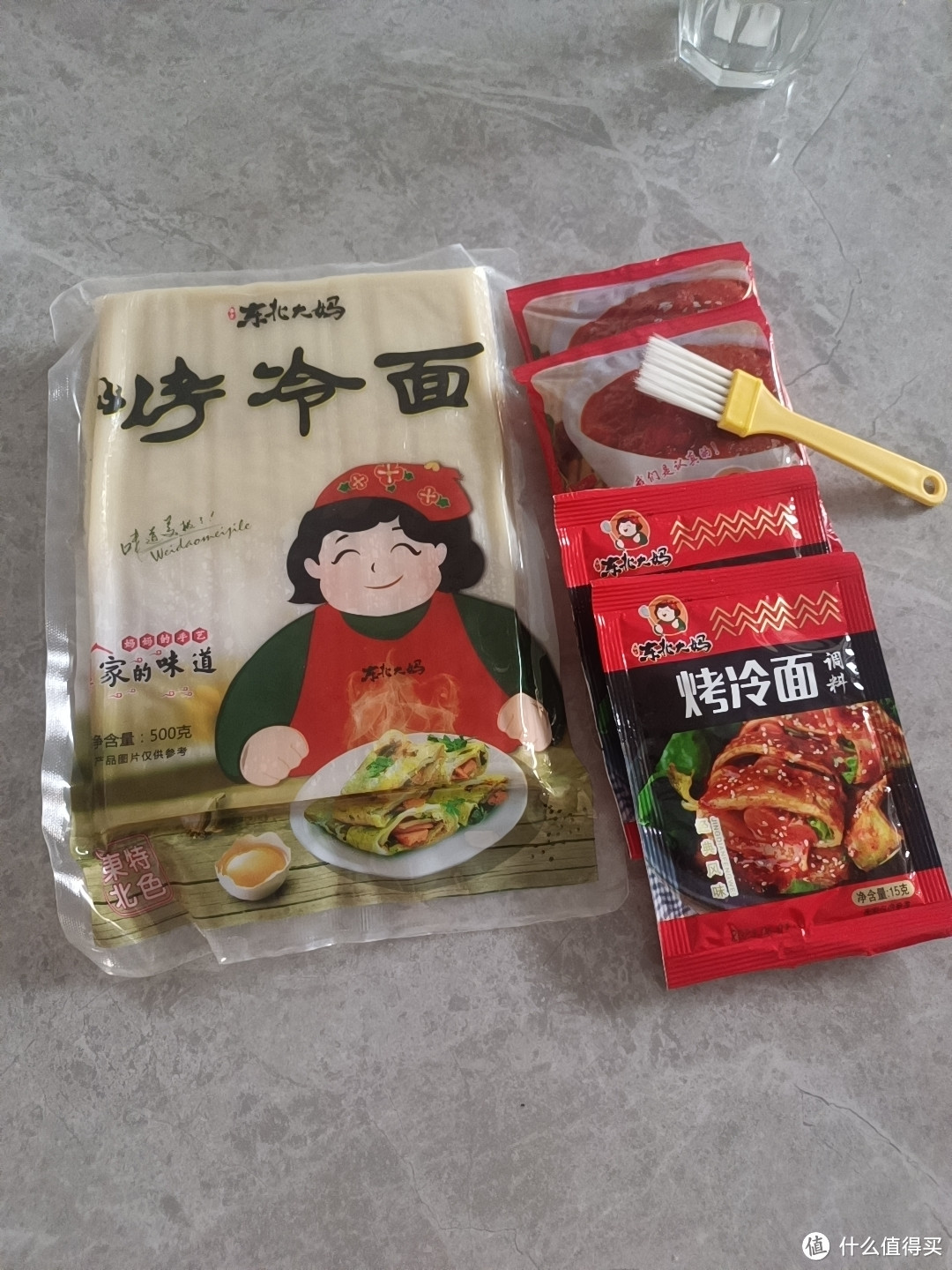 东北大妈烤冷面大面片送酱料,在家就能吃上好吃的烤冷面