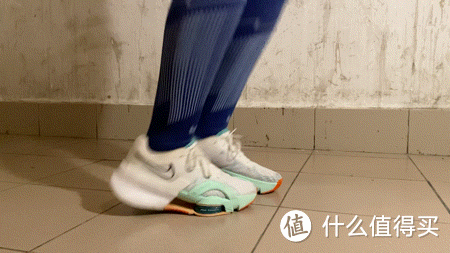 买双鞋跳绳减肥吧！Nike Air Zoom Superrep 3