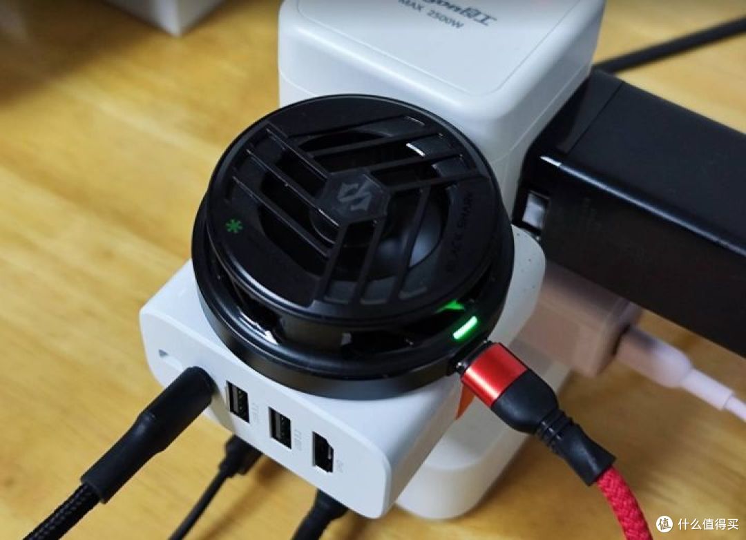 【维P测评】X电站 Cyberize One 玲珑坞多功能适配器 - 移动硬盘充电器拓展坞 小巧多能