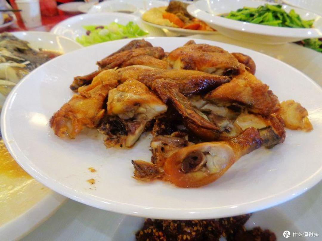 参加婚礼，热乎乎一桌菜，就等上筷子，真是长见识了