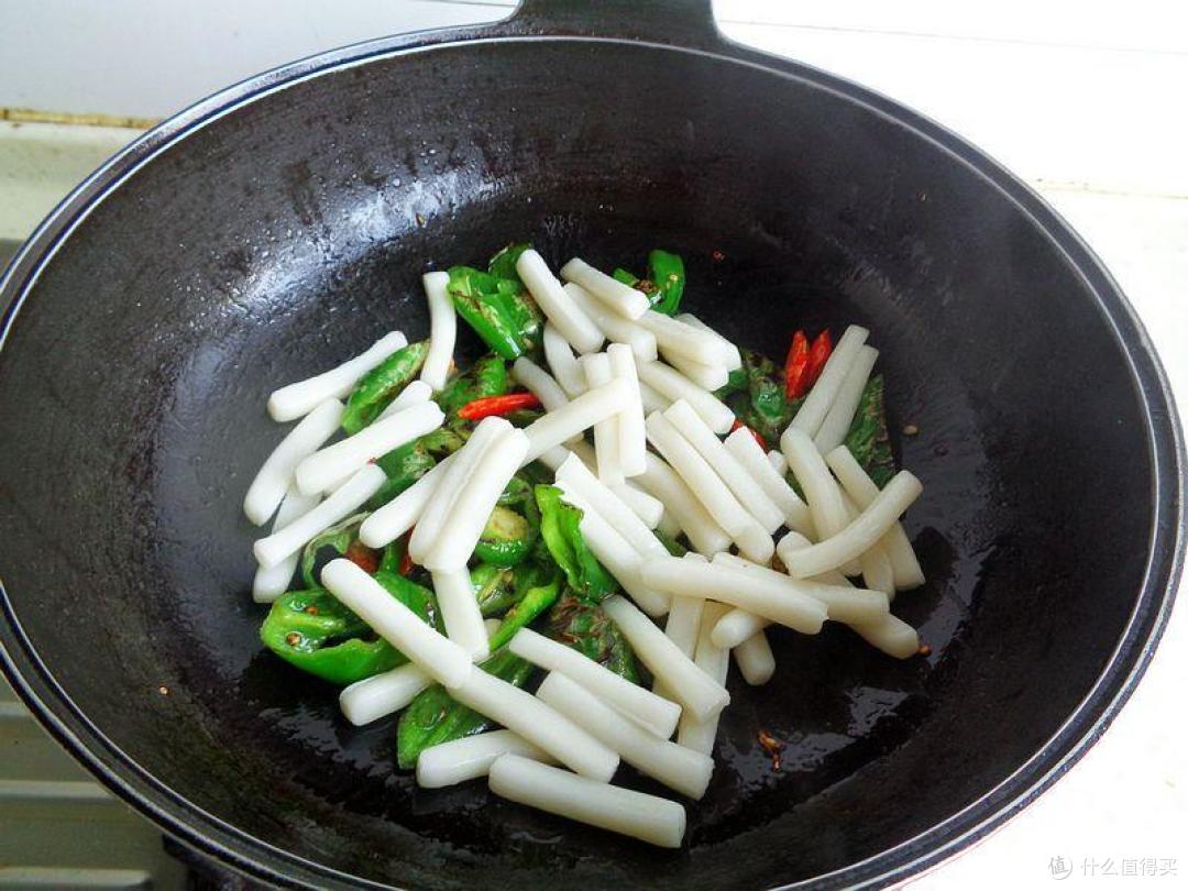 我家爱吃的年糕做法,是菜也是饭,Q弹劲道,解馋又耐饿