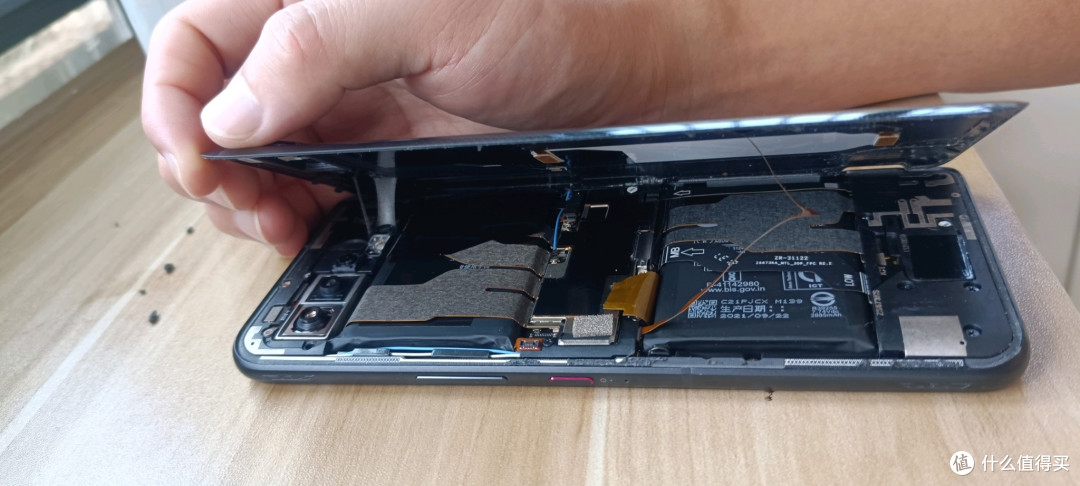售后清灰后手机镜头再次进灰