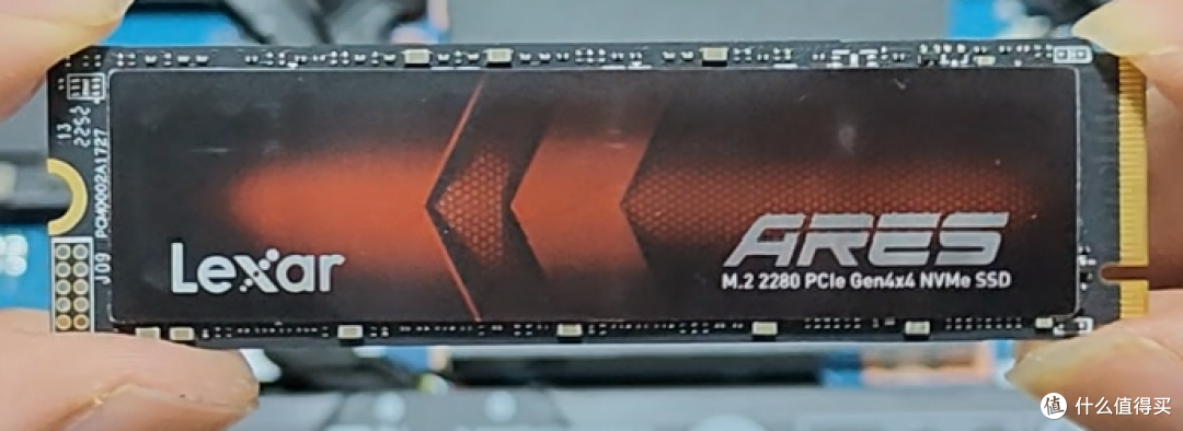 【极硬件十五册】给R9000P升级内存加固态!ARES 1TB SSD和海力士5600MHz笔记本内存条简单评测。