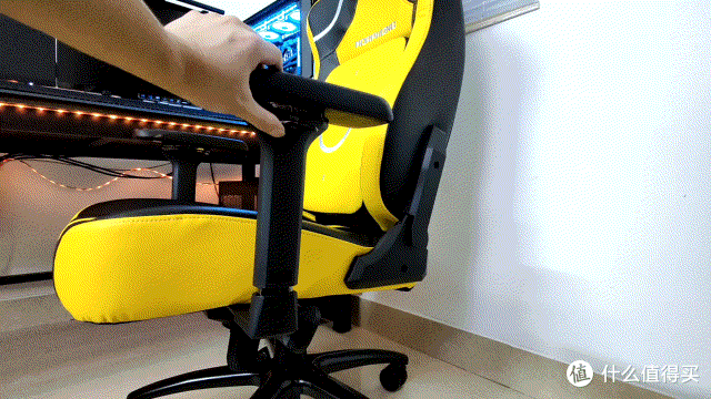 变体精灵灵动系列电竞椅评测：首创3D悬浮技术，卓越的舒适性！