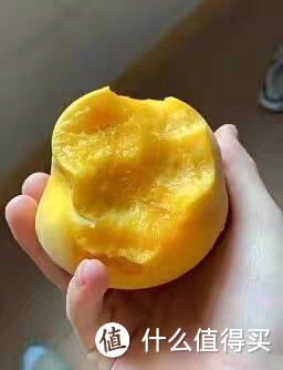 黄桃水果：新鲜美味，果香四溢