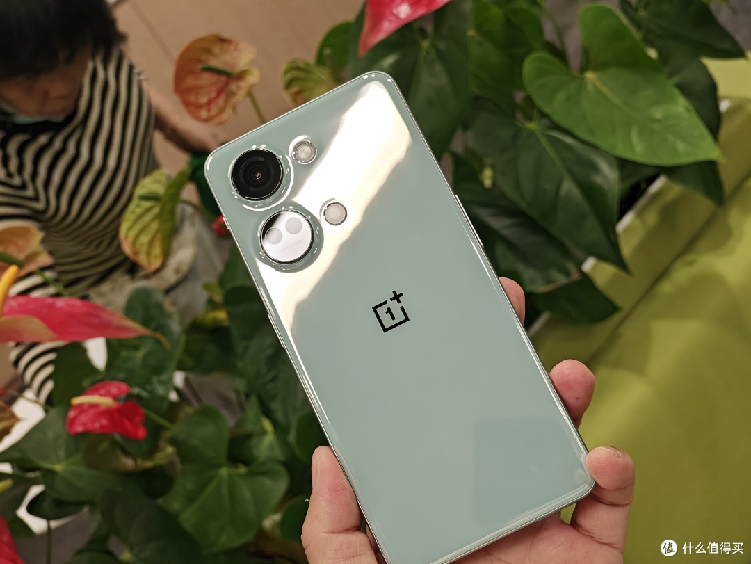2000元爆款学生机,一加ACE 2V还是Redmi Note 12 Turbo?