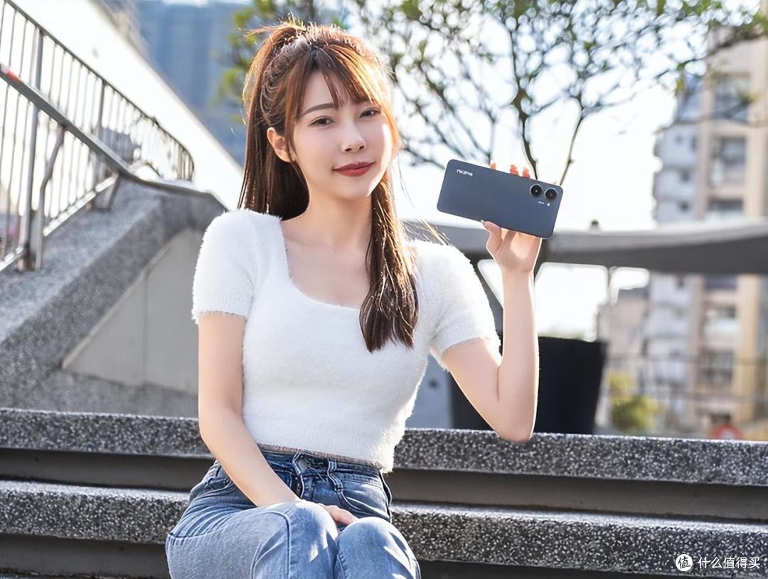 8GB+256GB仅1299元,1亿像素+5000mAh电池,LCD屏幕手机加速收尾