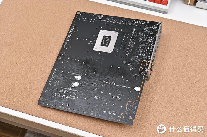 无A柱纯白海景房——微星 Z790 刀锋+联力 AL120V2+恩杰 H9 Flow 装机展示