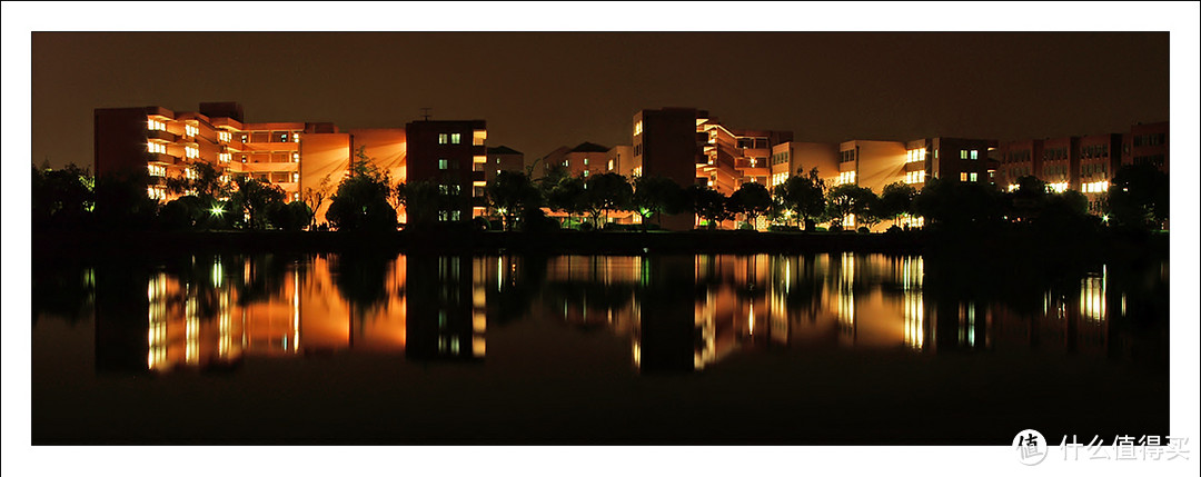 上海交通大学闵行校区思源湖边的记忆/湖边的风景/闵行校区的中心地带，绿树成荫，花草葱茏/高考加油