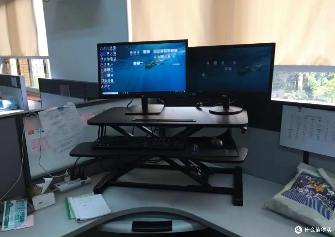 久坐让颈椎不堪重负?北弧升降电脑桌让你站坐自如