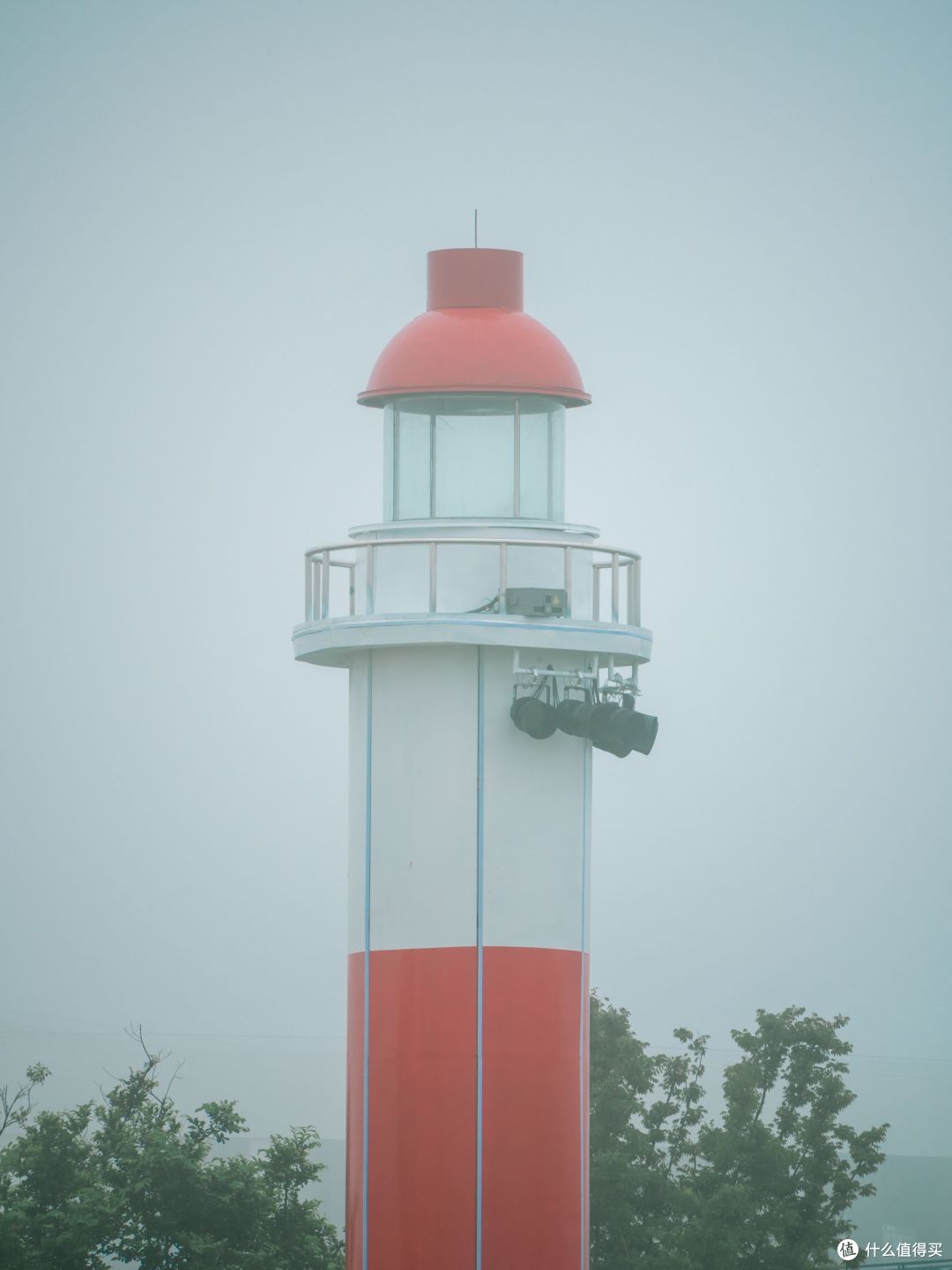 在海边赶海游泳超级有趣