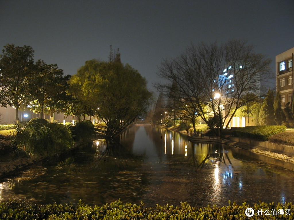 听过《夜上海》，看过夜上海交大吗？夜色下的校园/夜幕笼罩下的闵行交大校区/交通大学闵行校区/夜景