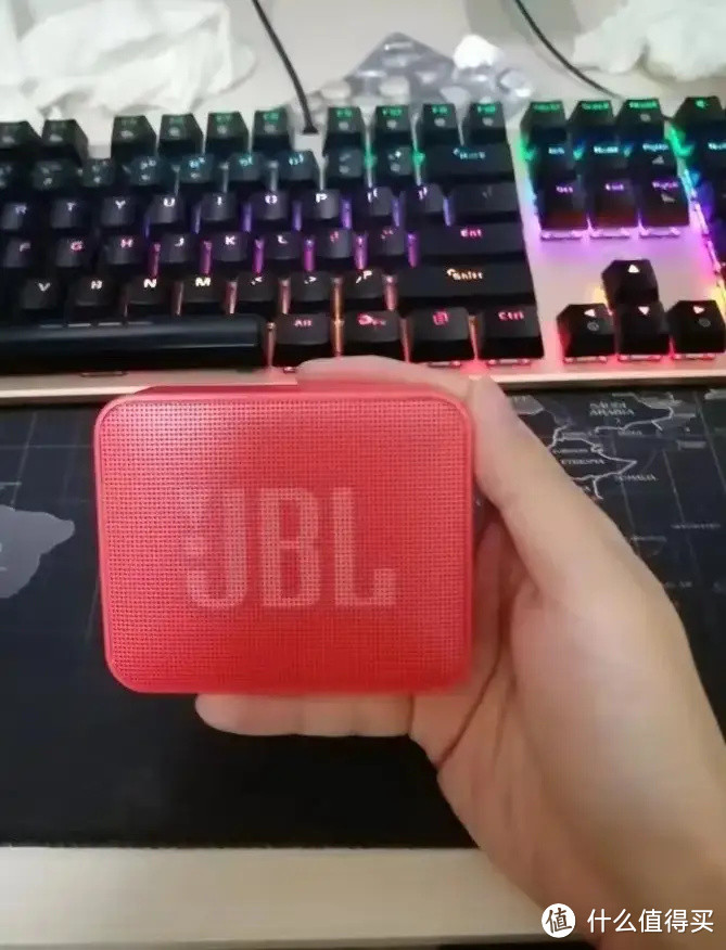 JBL GO ESSENTIAL音箱，口袋里的好音乐