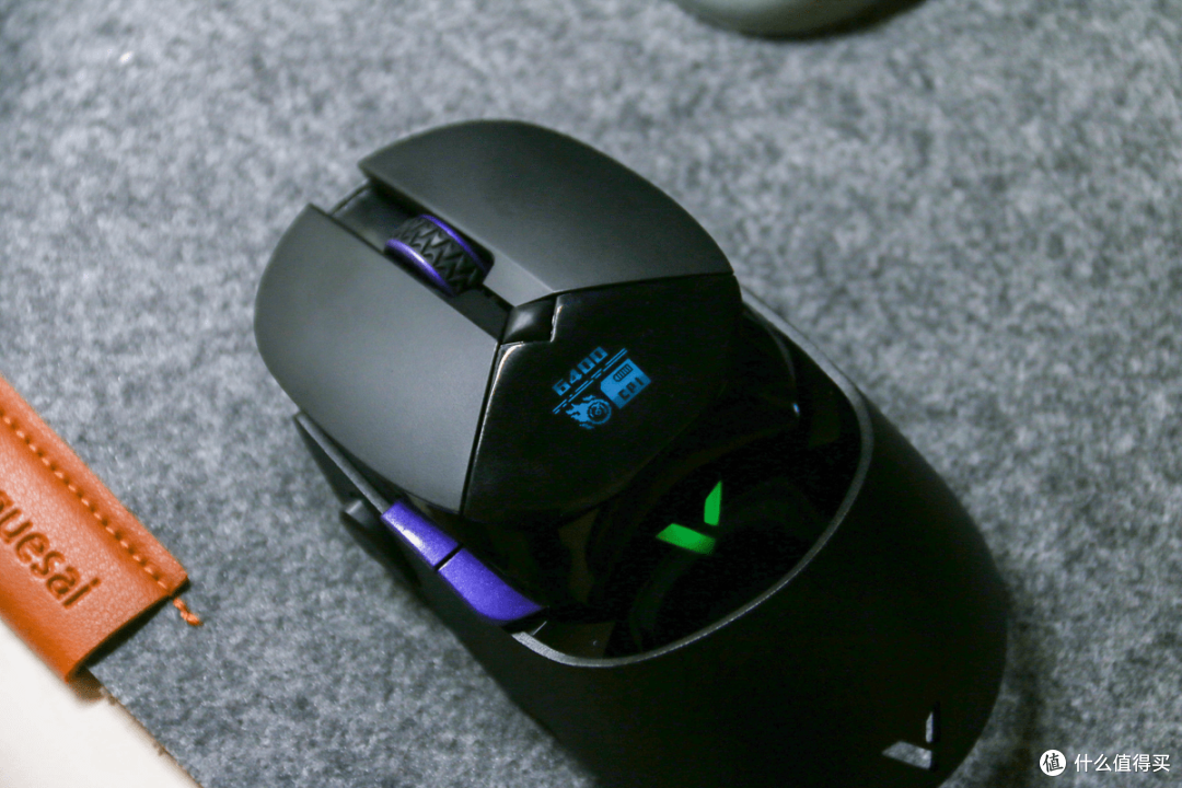三百块的屏显游戏鼠标确实很PRO！原相3395引擎+4K回报，雷柏VT960PRO评测