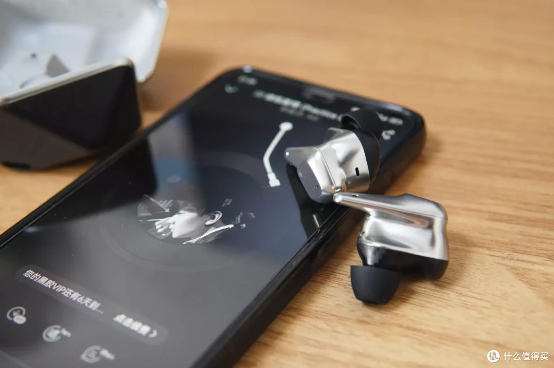 全球首款内置DAC解码芯片的TWS，HIFIMAN天鹅才是随身HiFi最终解