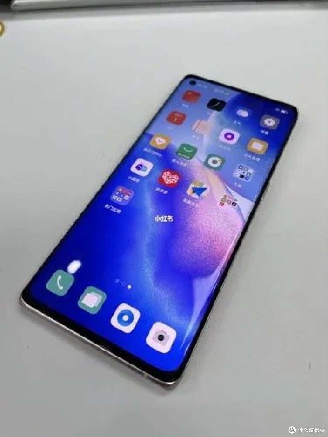 OPPO Reno5 Pro+:颜值高,手感好