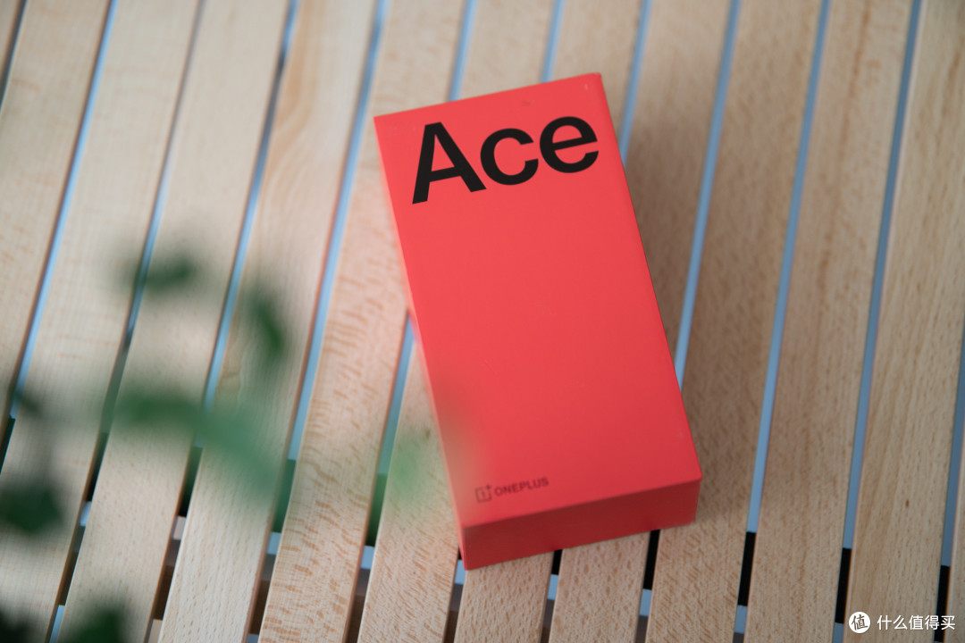 预算2K,拜托帮我找到性价比高的手机!它就是一加Ace2V