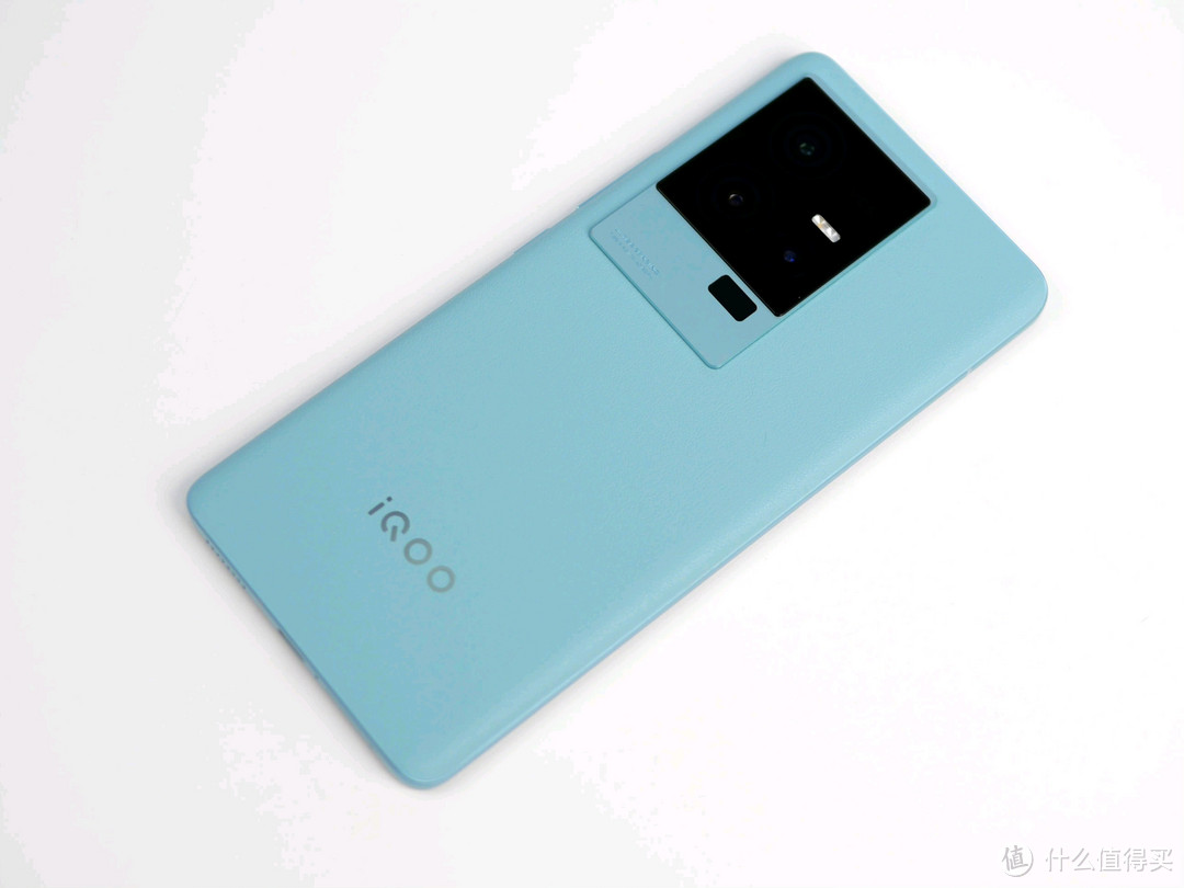 杭州亚运会电竞赛事官方用机全新游戏旗舰手机IQOO11S发布仅3799元起