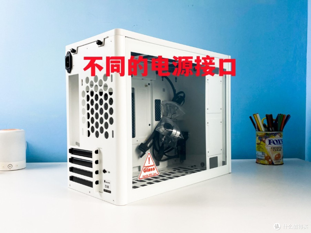 开机一按，然后机箱里面就着火了