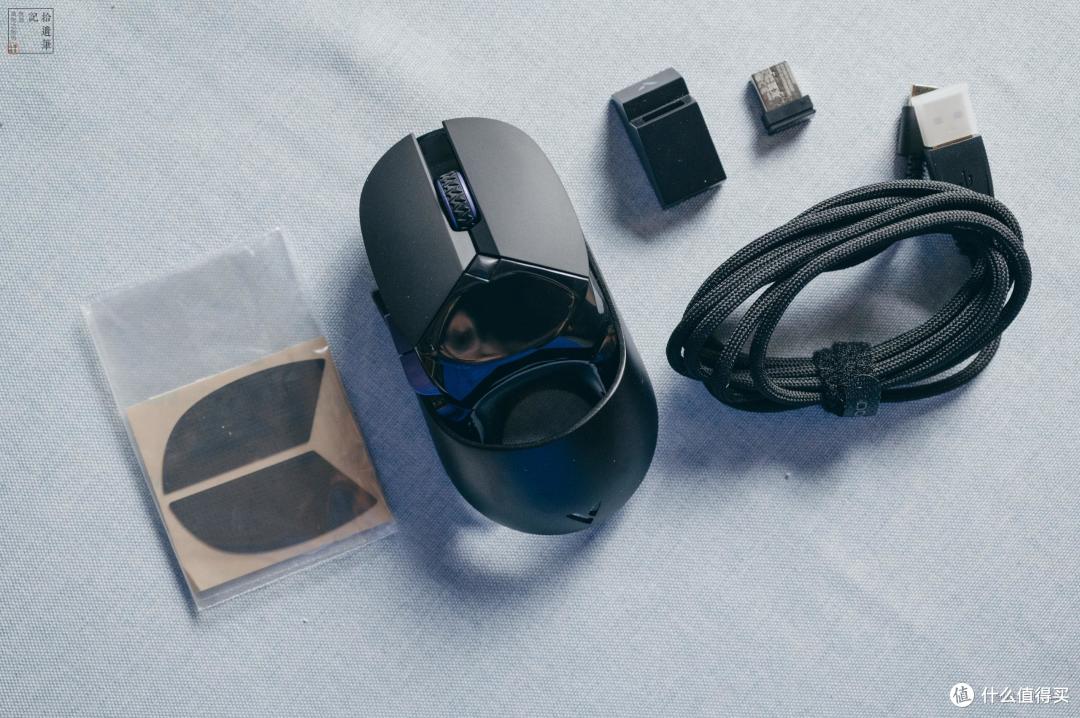 4K精密操控,超跑造型炫酷十足,雷柏VT960PRO游戏鼠标上手