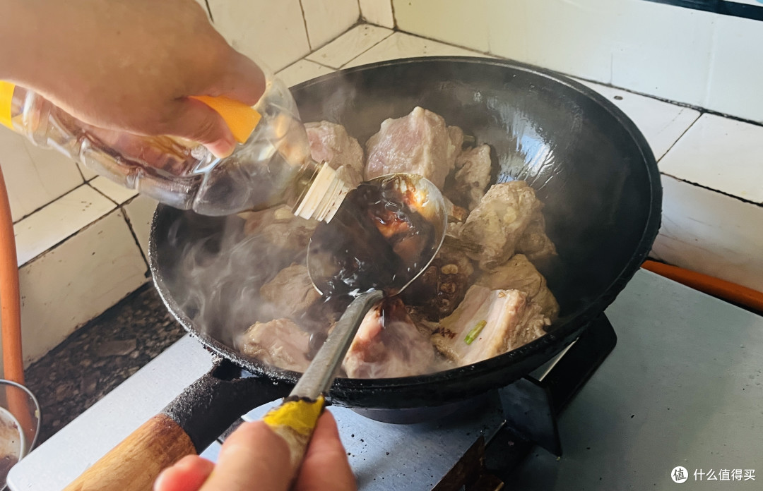 夏天也要多吃肉!生日大餐之红烧排骨制作分享!