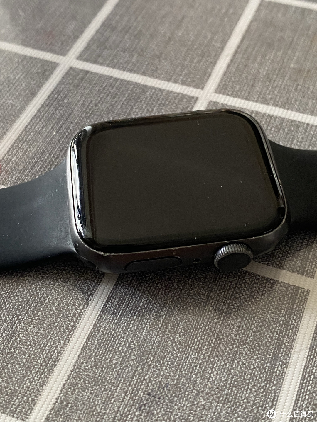 续航只要增强三四天绝对是值得购买的智能手表！可惜Apple watch 只有一天续航