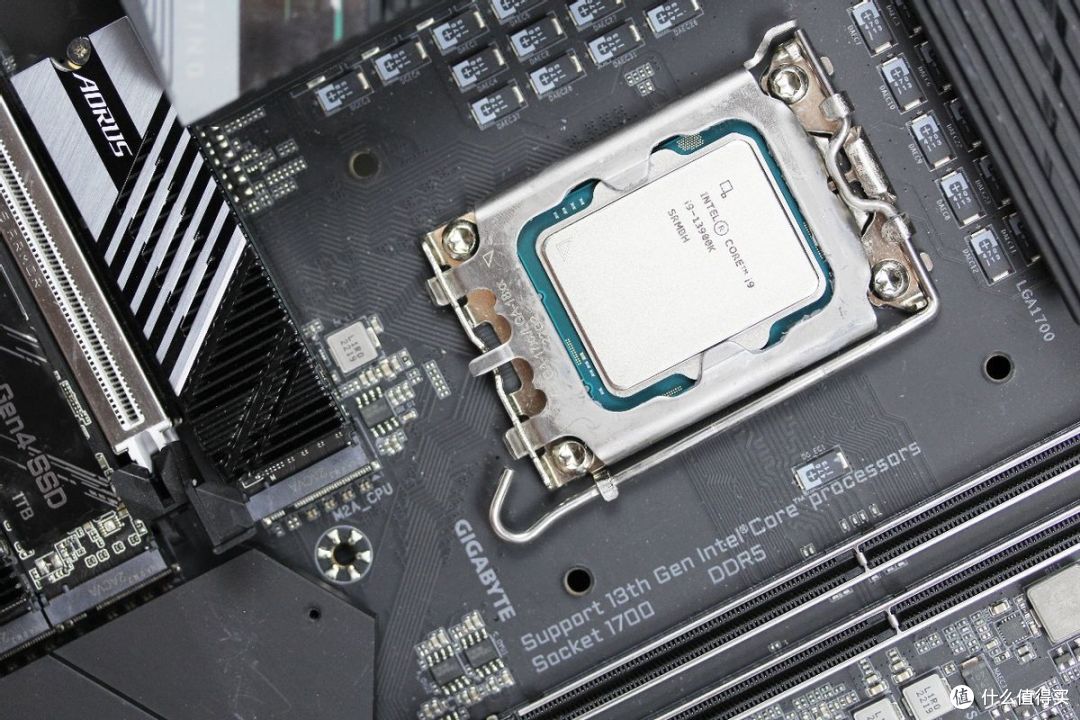 真一键超频,小白也能轻松超频的技嘉Z790 AORUS TACHYON旗舰主板