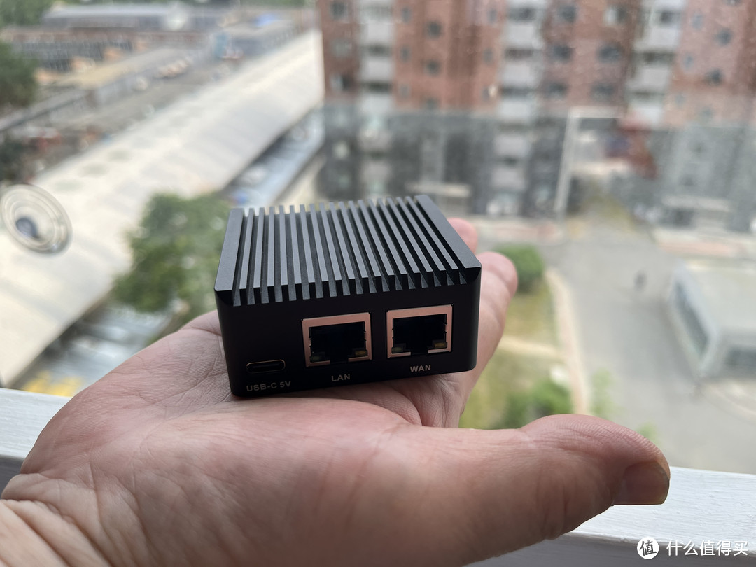 友善NanoPi R2S，豪配259，这软路由入门绝了