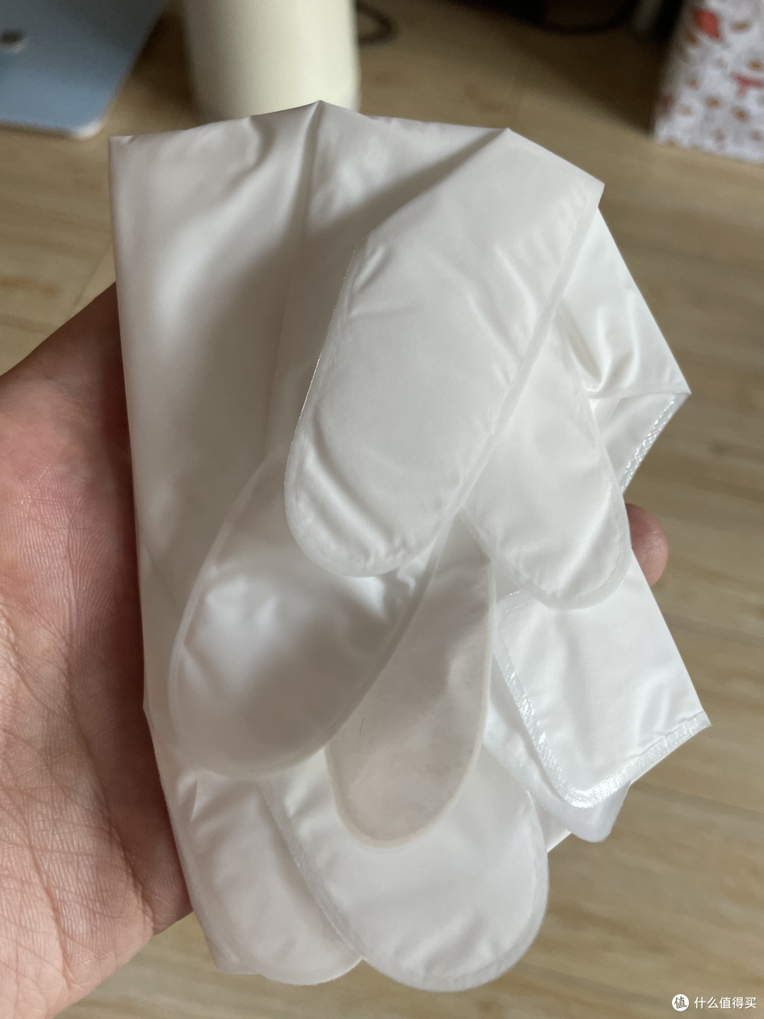 别光只顾脸了,也保养保养你的手吧——兰可欣凡士林水润嫩滑手膜