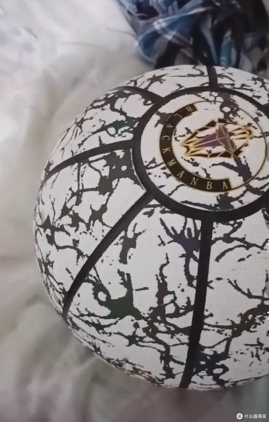 夏天爱打篮球的朋友应该拒绝不了怎么好看的篮球吧
