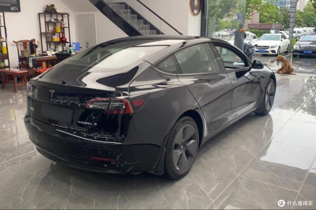 试驾特斯拉 Model 3：驶入未来的电动体验