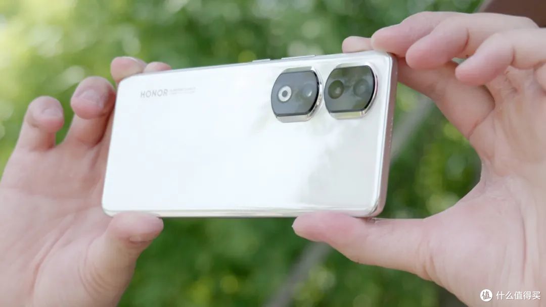 写真人像、多镜录像，把手机影像玩出花样？荣耀90 Pro影像测评