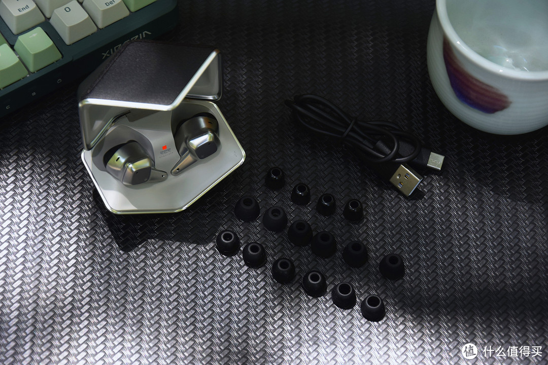 无线音质革命性的突破!HIFIMAN Svanar Wireless天鹅蓝牙耳机测评