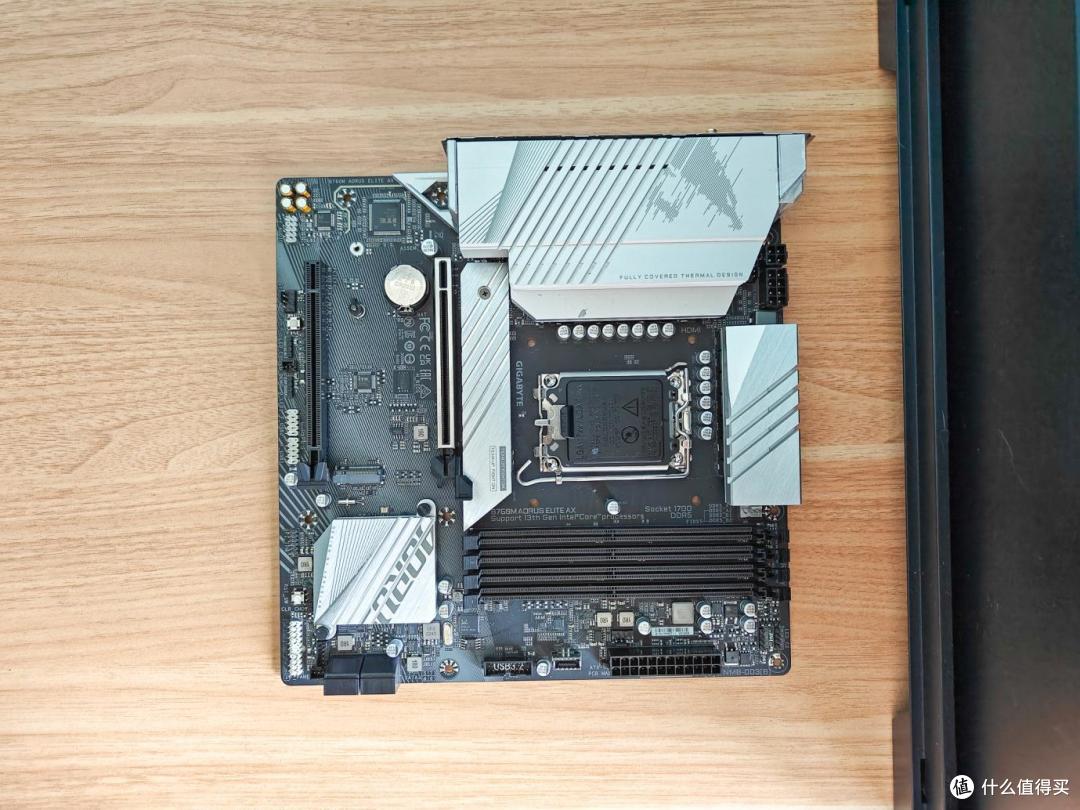 2K价格显卡也能玩3A大作?技嘉AORUS GeForceRTX™ 4060 ELITE小雕显卡实测
