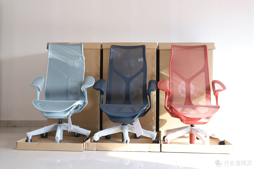 分享一款极简风人体工学椅——颜值与舒适并存的赫曼米勒cosm