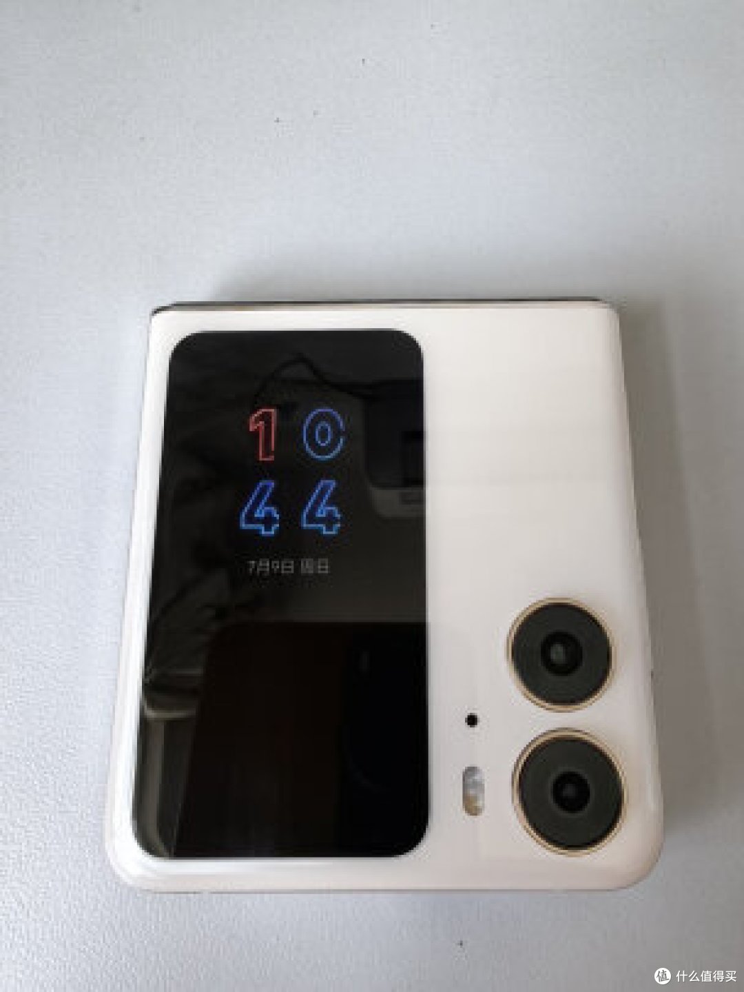 折叠屏手机开启新赛道?vivo又出新品,折叠屏手机何去何从?
