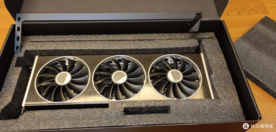 迟来的作业,欢迎XFX 7900XT 海外版PRO小朋友加入书柜大家庭