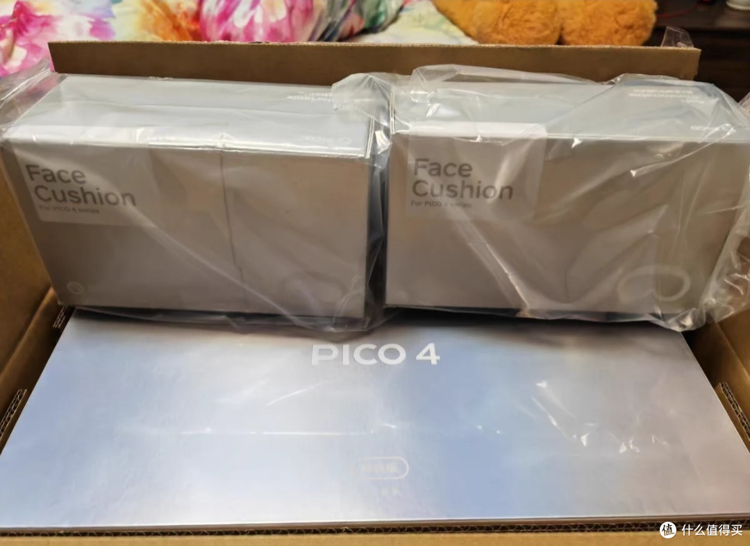 这款pico4 vr一体机，体验感非常不错的一款一体机，科技感十足，质量非常好，非常好玩，推荐！