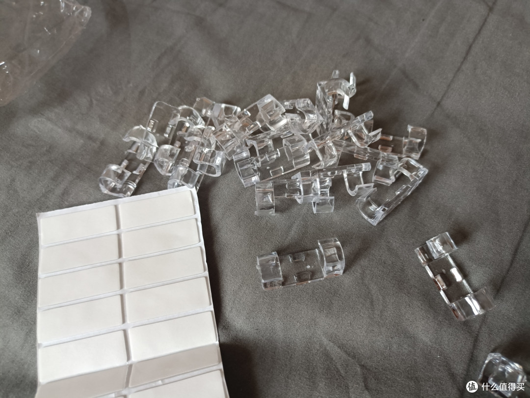 这样的理线卡子还是挺好用的!