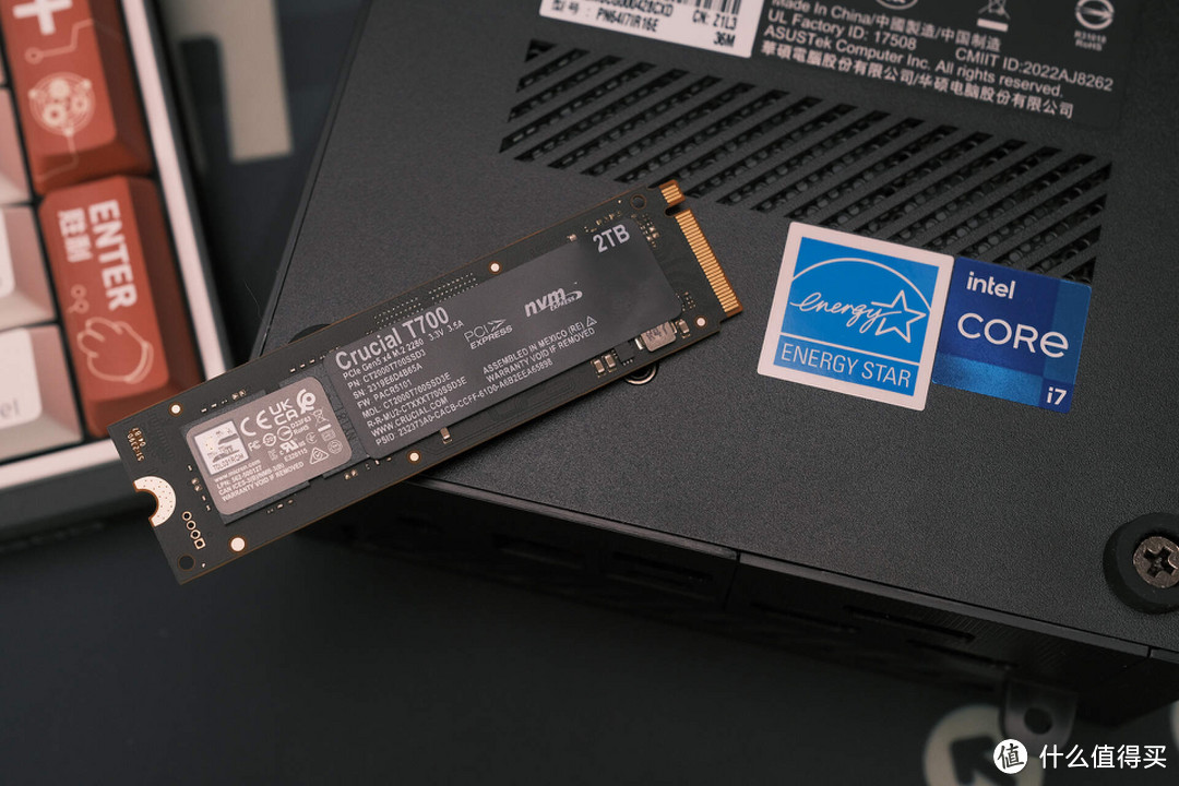 王者风范，美光英睿达T700 PCIe 5.0 M.2固态硬盘来袭，这速度杀疯了