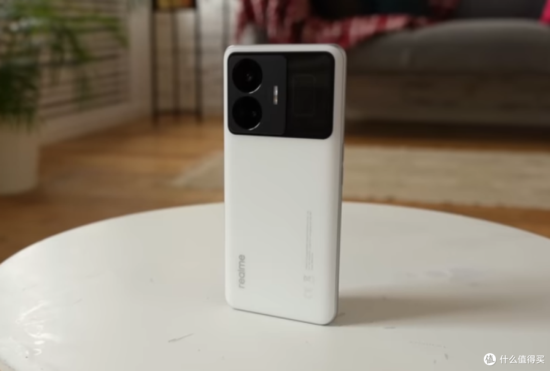 上市五个月跌到2689元,16GB+240W+IMX890,从旗舰价跌到中端价