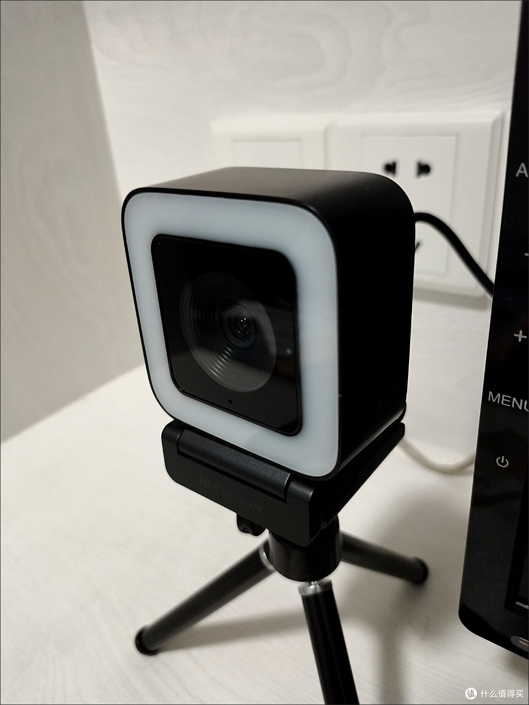 海康威视直播摄像头,插上就能用,windows10系统不用安装驱动就能用很方便。