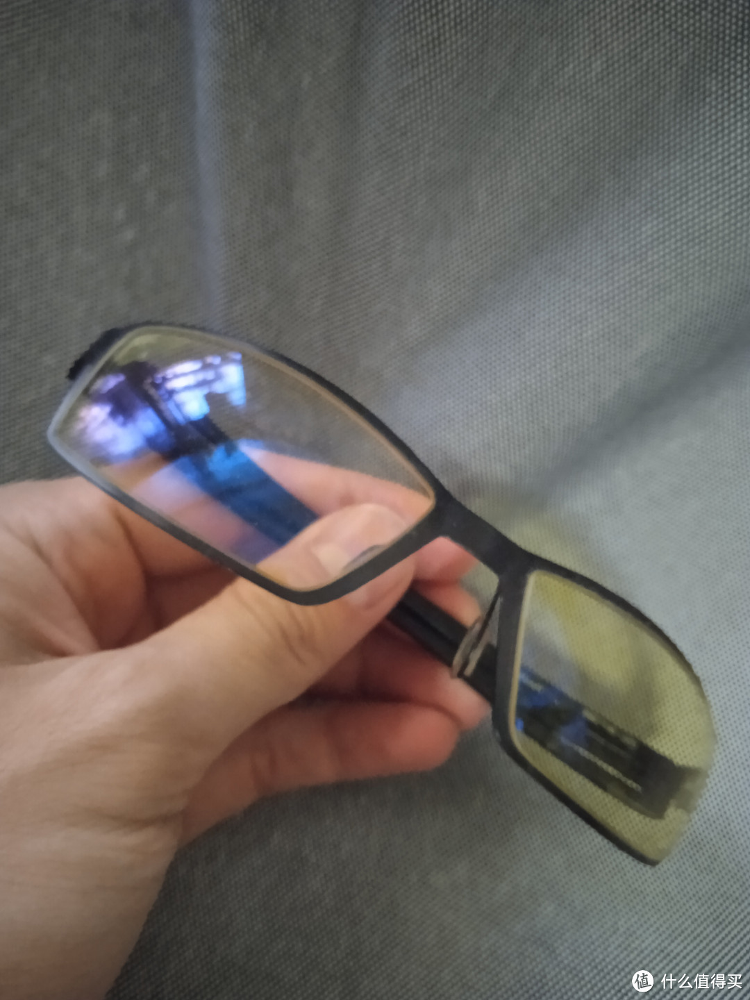 夏日空调房耍手机电脑怎么少得了防辐射眼镜？