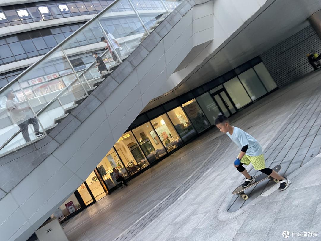 夏日之陆地冲浪:爱上陆冲滑板,真的很好学