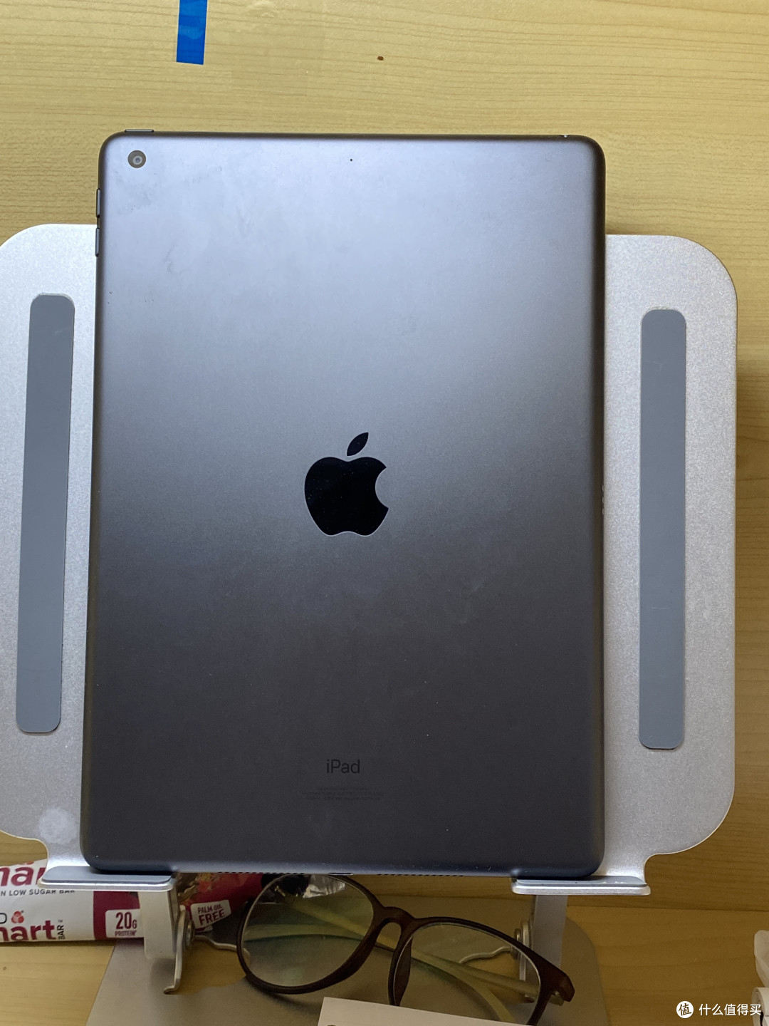 现在还在坚持用iPhone 11跟iPad第九代的举手
