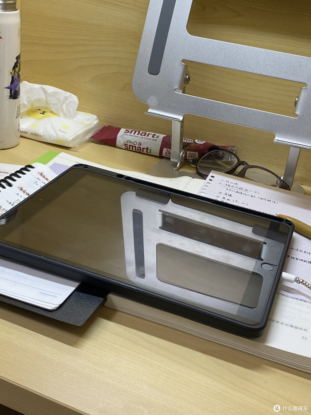 现在还在坚持用iPhone 11跟iPad第九代的举手
